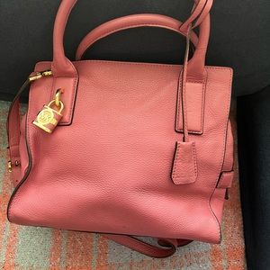 Autentic Michael Kors handbag use in good condition
